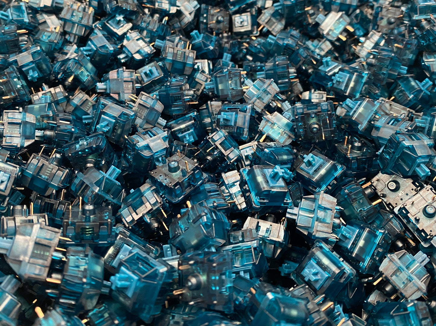 Ultramarine Switches